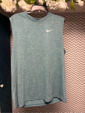 Nike Sleeveless Performance Tank in Green Heather with White Swoosh